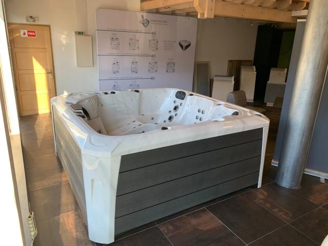 Magasin de spas à Challes les Eaux