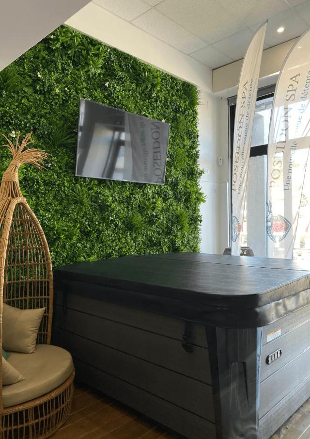 Spa en eau au Showroom de Cannes 